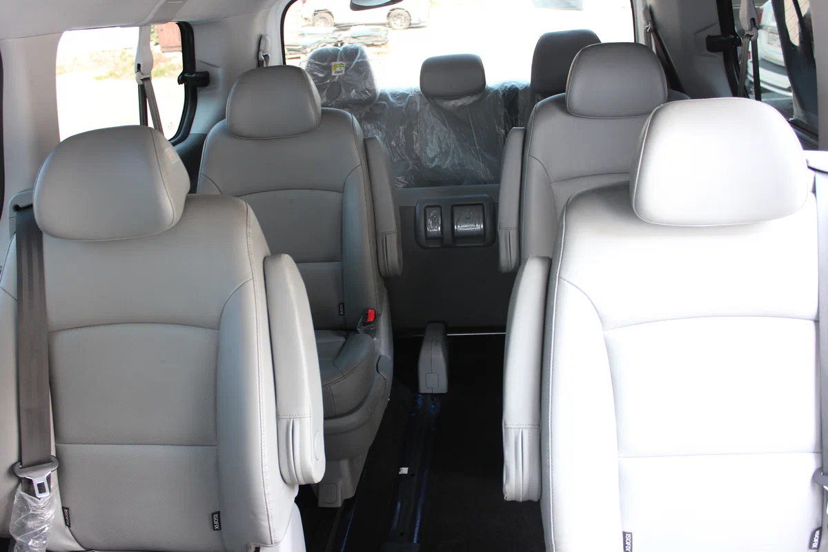 Hyundai Starex